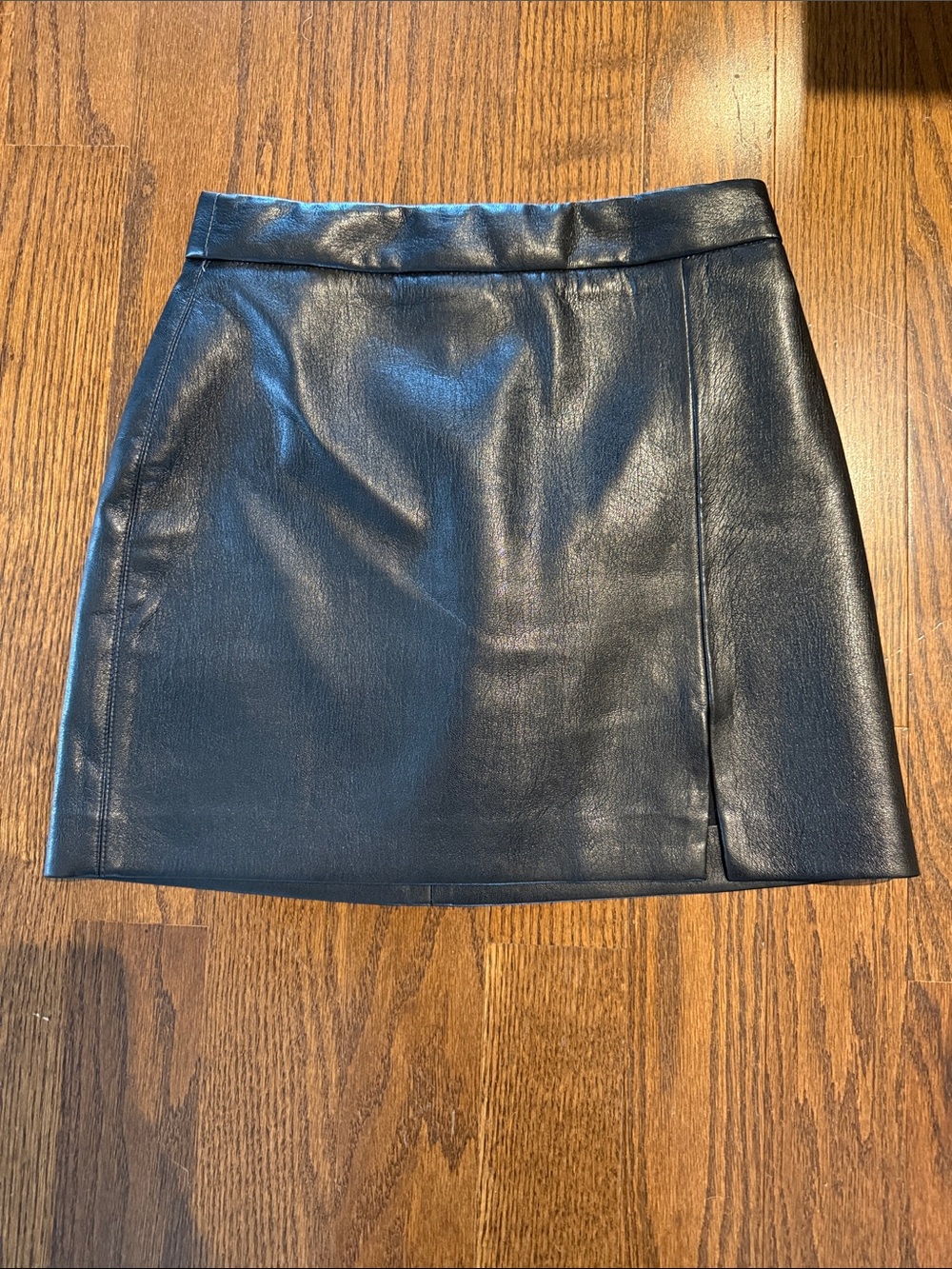 Like New! Wilfred High Rise Leather Skirt with Front Slit - Size 2! Worn Once!